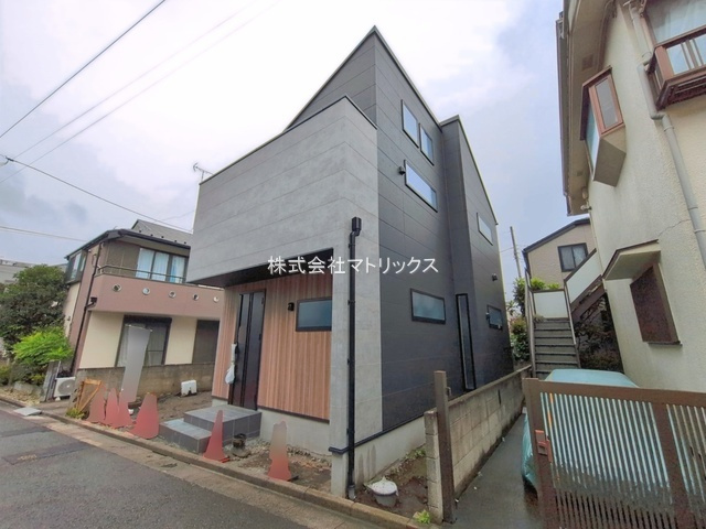 練馬区東大泉6丁目　印象的な外観　低層エリアの限定1棟の外観
