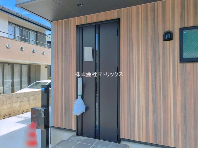 練馬区東大泉6丁目　印象的な外観　低層エリアの限定1棟の間取り|3LDK+パントリー+カースペース　敷地面積 85.12ｍ2　建物面積 86.81ｍ2