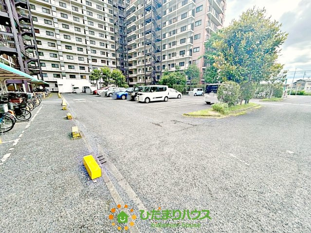 ライオンズガーデン久喜壱番館の駐車場