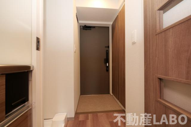 弁天町プライマリーワンの玄関