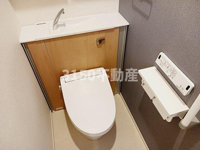 レヴァータのトイレ|落ち着いた色調のトイレです