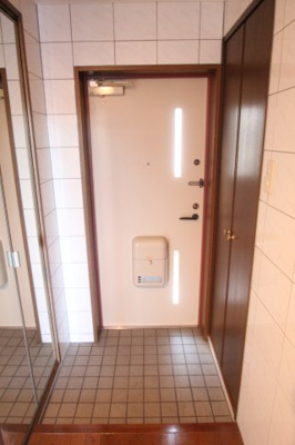 【玄関】 | セシーズイシイ18 | ※同建物ほかのお部屋の写真です。
