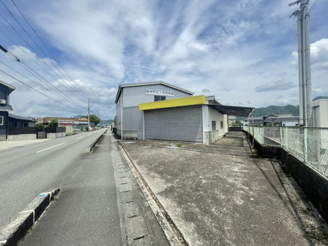 本野町962-2倉庫の外観