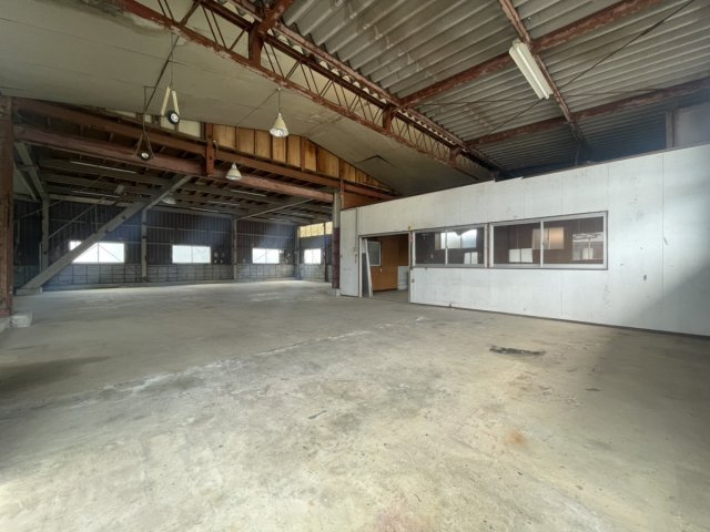 本野町962-2倉庫の内装