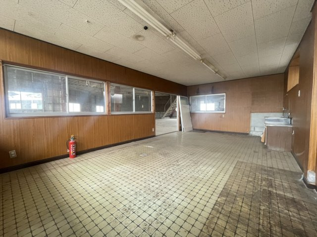 本野町962-2倉庫の内装