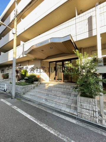 大正メゾンのエントランス