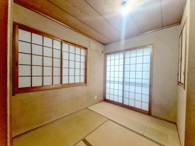 【和室】 | 大桝町、中古戸建て | 【現地写真】
和室♪
全居室収納付き♪