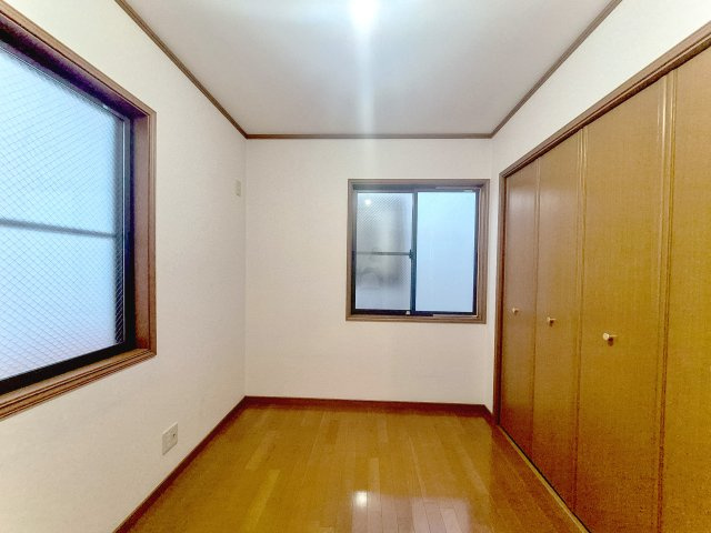 【玄関】 | 大桝町、中古戸建て | 【現地写真】
玄関♪
シューズクローゼット有り！