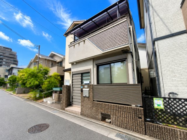【前面道路含む現地写真】 | 大桝町、中古戸建て | 【現地写真】
大枡公園目の前の閑静な住宅街です♪
前道も広く住環境良好です！