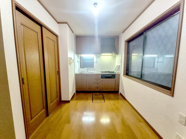 【キッチン】 | 大桝町、中古戸建て | 【現地写真】
キッチン♪
窓付で風通しも良好！