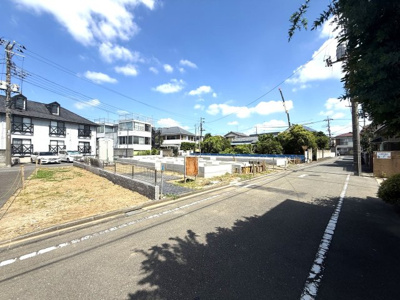 【外観】 | 【仲介手数料１００万円ＯＦＦ！】■和泉多摩川駅３分■狛江１０分■性能評価６項目で最高評価■ＺＥＨ水準 | 諸費用１００万円ＯＦＦ！
決算キャンペーン！
家計応援サービスの限界に挑戦中！
■和泉多摩川駅３分
■狛江駅１０分
■耐震性など６項目で最高評価
■ＺＥＨ水準
■省エネラベル
■モデルハウス見学可