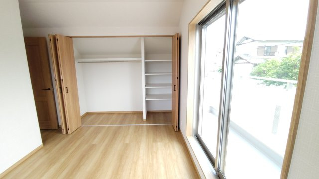 神戸市垂水区本多聞　新築戸建ての洋室