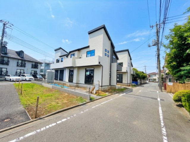 【外観】 | 【仲介手数料１００万円ＯＦＦ！】■和泉多摩川駅３分■狛江１０分■性能評価６項目で最高評価■ＺＥＨ水準 | 諸費用１００万円ＯＦＦ！
決算キャンペーン！
家計応援サービスの限界に挑戦中！
■和泉多摩川駅３分
■狛江駅１０分
■耐震性など６項目で最高評価
■ＺＥＨ水準
■省エネラベル
■モデルハウス見学可