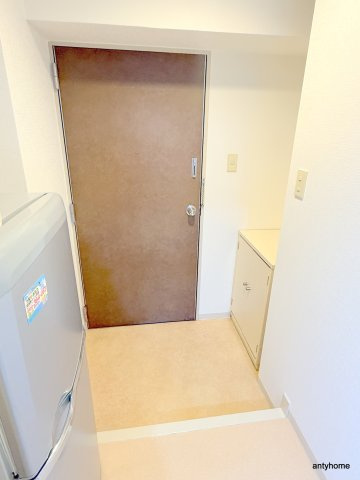 ノイメゾン堀江　仲介手数料無料の玄関