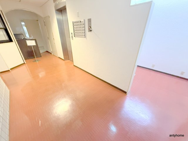 ノイメゾン堀江　仲介手数料無料のロビー