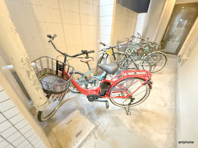 ノイメゾン堀江　仲介手数料無料の駐車場