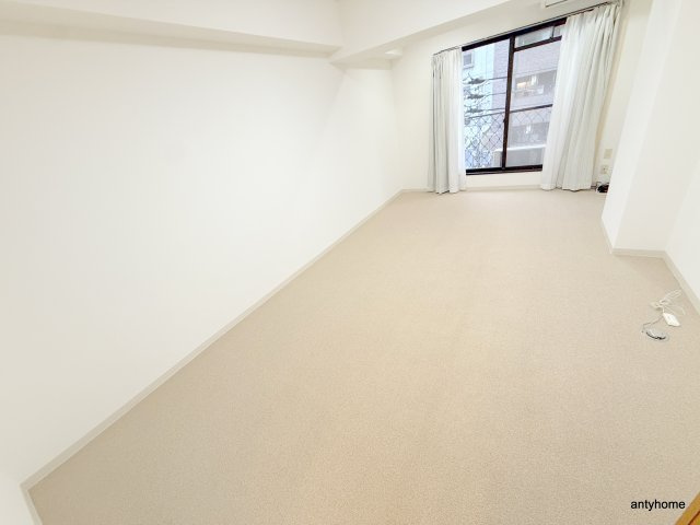 ノイメゾン堀江　仲介手数料無料の居間・リビング