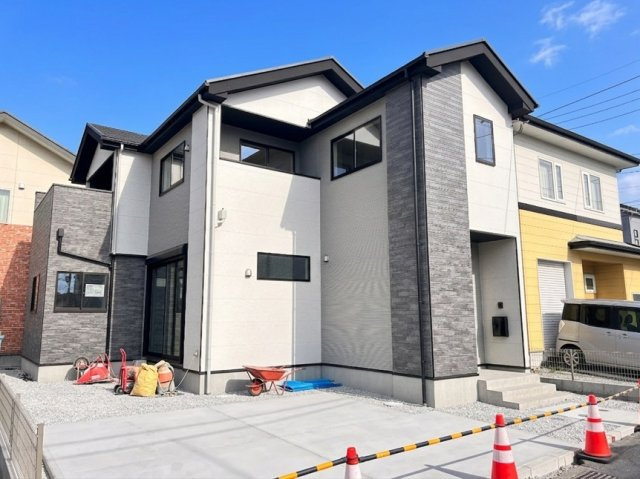【LIGARE】宇都宮市泉が丘 第3期 全2棟の外観|〇1号棟　駐車スペース〇
並列駐車2台可能♪毎日の出入りもスムーズにできます♪
※2026年7月撮影