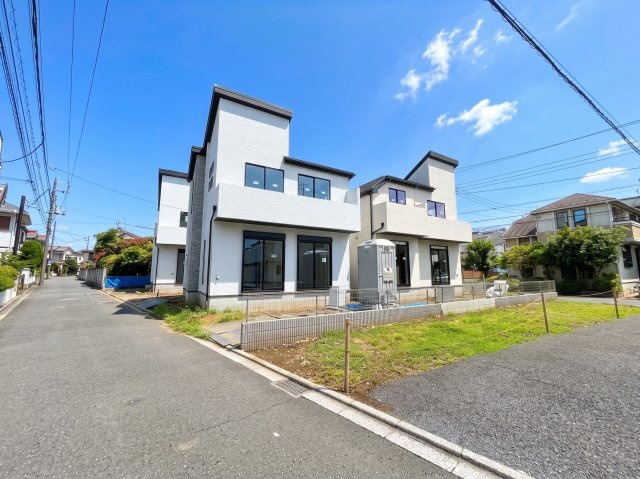 【外観】 | 【仲介手数料１００万円ＯＦＦ！】■和泉多摩川駅３分■狛江１０分■性能評価６項目で最高評価■ＺＥＨ水準 | 諸費用１００万円ＯＦＦ！
決算キャンペーン！
家計応援サービスの限界に挑戦中！
■和泉多摩川駅３分
■狛江駅１０分
■耐震性など６項目で最高評価
■ＺＥＨ水準
■省エネラベル
■モデルハウス見学可