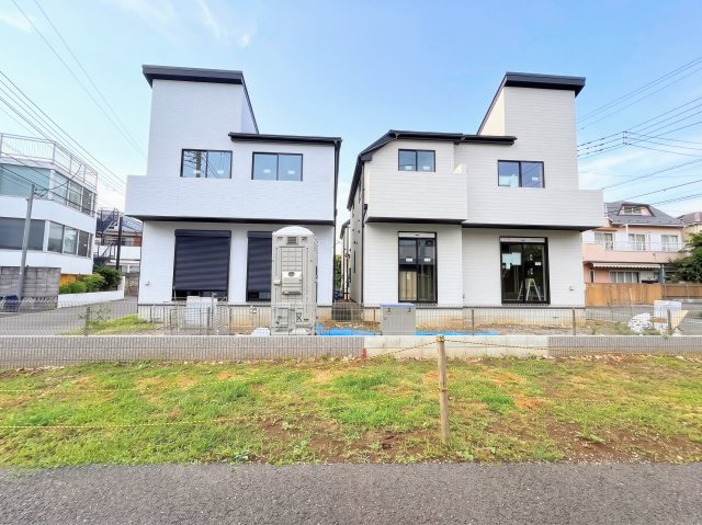 【外観】 | 【仲介手数料１００万円ＯＦＦ！】■和泉多摩川駅３分■狛江１０分■性能評価６項目で最高評価■ＺＥＨ水準 | 諸費用１００万円ＯＦＦ！
決算キャンペーン！
家計応援サービスの限界に挑戦中！
■和泉多摩川駅３分
■狛江駅１０分
■耐震性など６項目で最高評価
■ＺＥＨ水準
■省エネラベル
■モデルハウス見学可