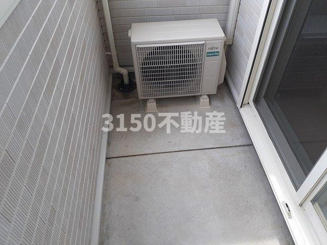 エスポワール光のバルコニー|外からの目が気にならないバルコニーで洗濯物が干せます