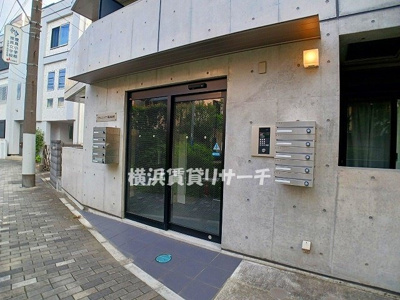 【エントランス】 | リチェンシア横濱反町