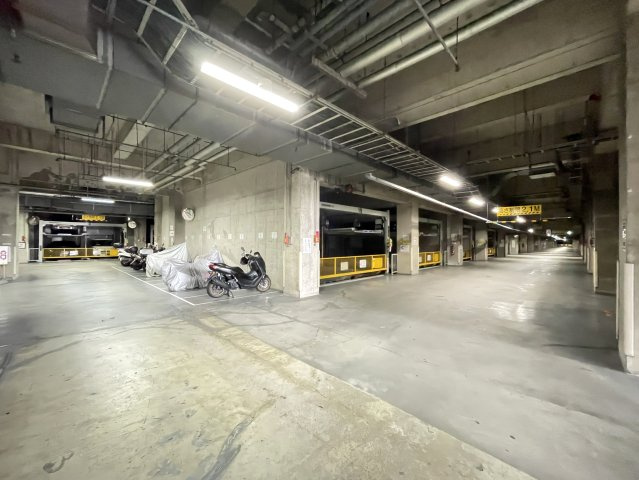 グランデュール鴨川Ⅱ番館のその他共用部分|地下駐車場・駐輪場
