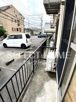 【バルコニー】 | 第5カネイ八帖北町アパートＢ棟 | 外からの目が気にならないバルコニーで洗濯物が干せます