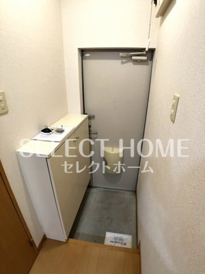 【玄関】 | 第5カネイ八帖北町アパートＢ棟 | きれいな玄関です