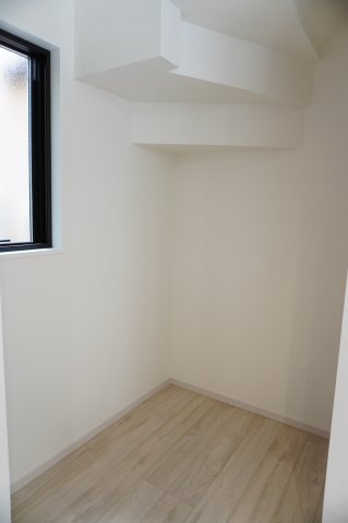 越谷市赤山町4丁目 新築分譲住宅の収納|階段下