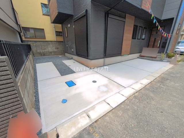 越谷市赤山町4丁目 新築分譲住宅の駐車場