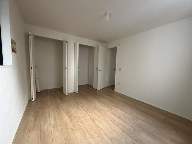 《仲介手数料無料》南区文蔵５丁目7-10新築一戸建てケイアイグレイス‎の洋室