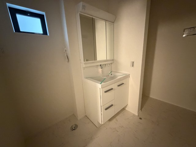 《仲介手数料無料》南区文蔵５丁目7-10新築一戸建てケイアイグレイス‎の独立洗面台