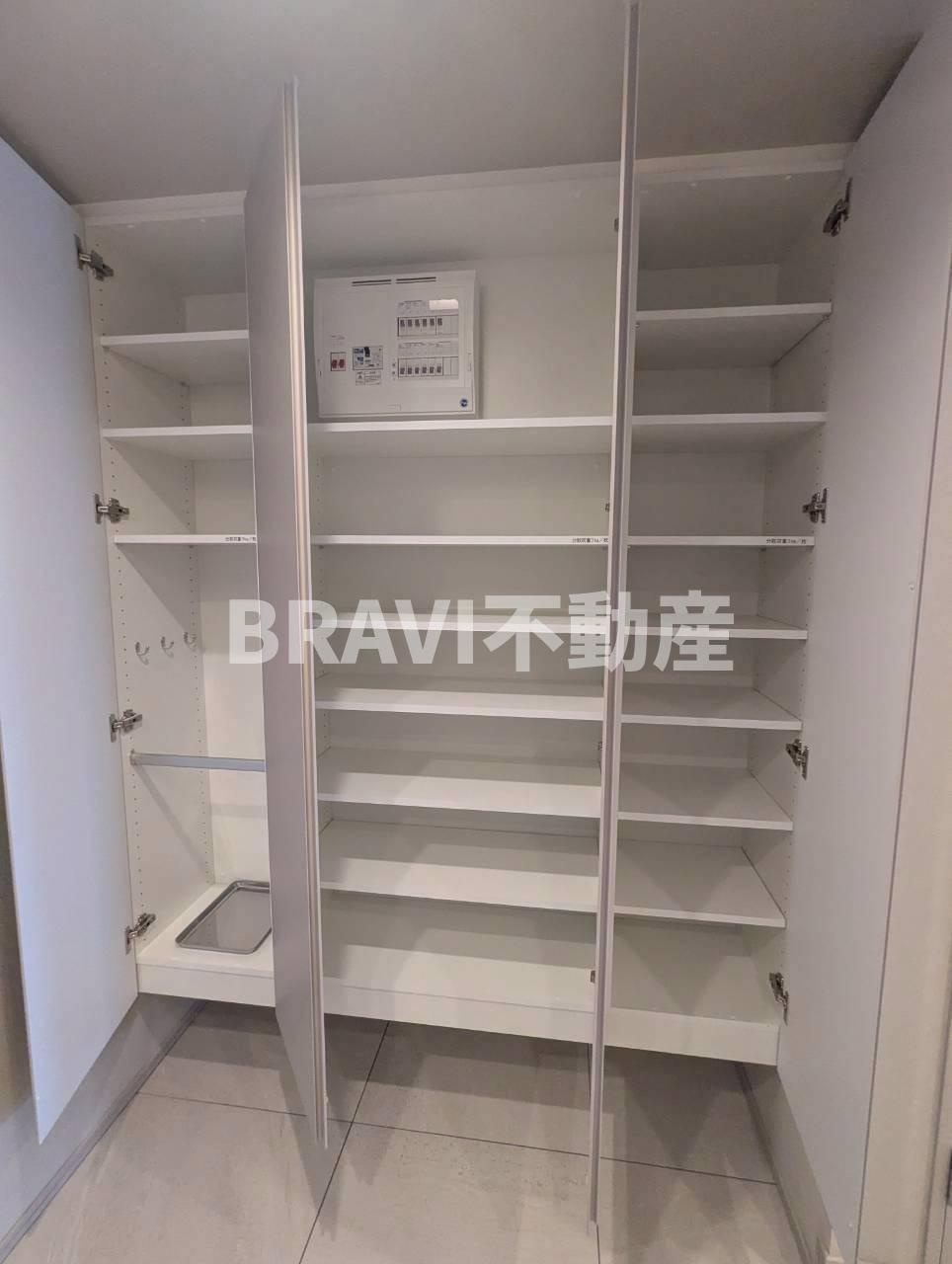 アーバネックス谷町四丁目 BRAVI不動産の玄関