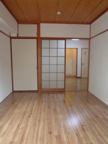 吉原マンションの洋室