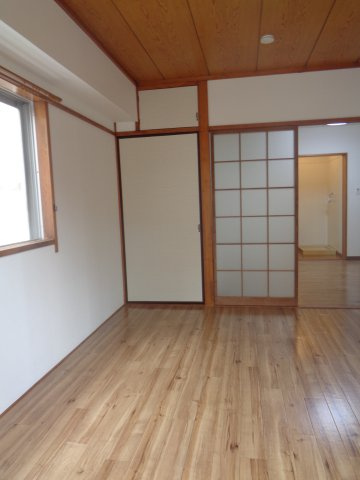 吉原マンションの洋室