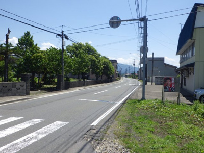 【前面道路含む現地写真】 | 鹿角市花輪字赤川端・土地物件