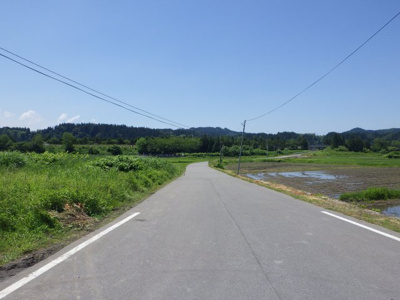 【前面道路含む現地写真】 | 鹿角市花輪字赤川端・土地物件