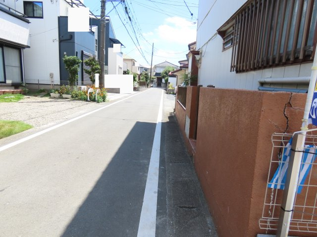 鶴ヶ島市鶴ヶ丘新築戸建の前面道路含む現地写真