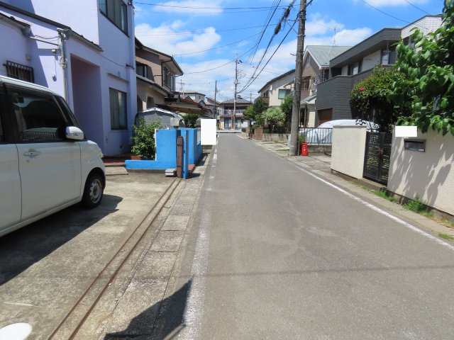 鶴ヶ島市鶴ヶ丘新築戸建の前面道路含む現地写真