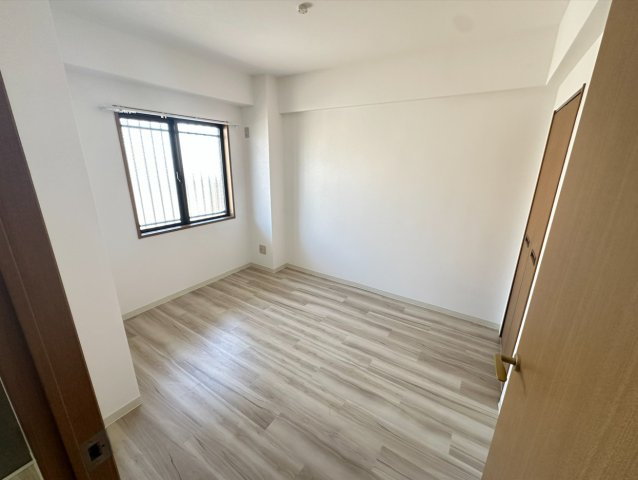 【内装】 | クロス・床全室張替え済み。