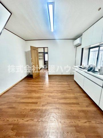 塚本５丁目一戸建の居間・リビング