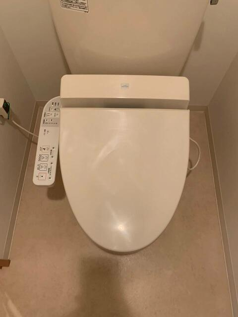 ライトコート四谷のトイレ|温水洗浄便座付です 