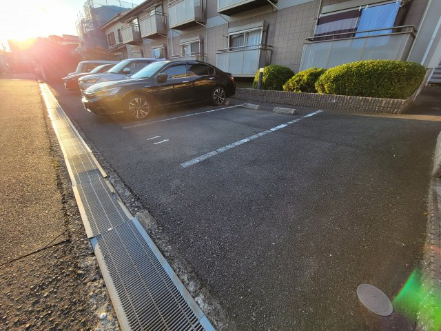 スカイハイツの駐車場