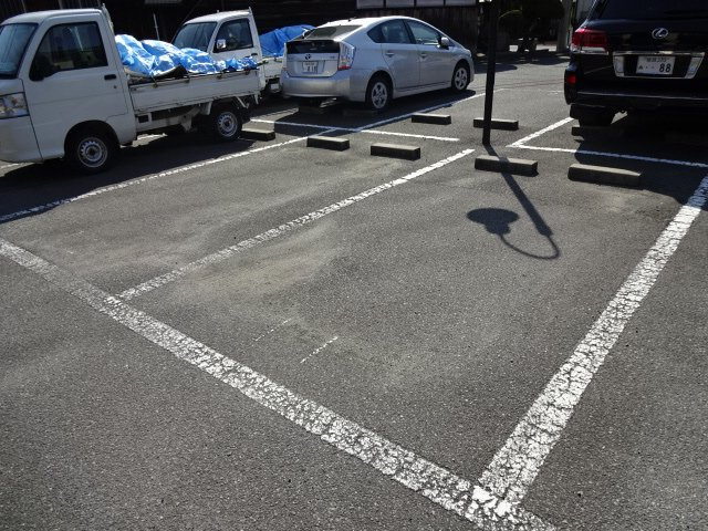 フォレスト浜の宮Ａ棟の駐車場