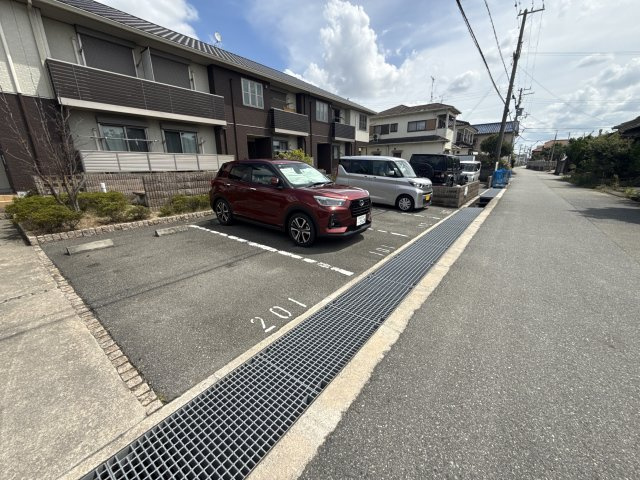 ヴィラーチェ尾上の駐車場