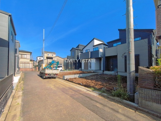 草加市青柳6丁目 新築分譲住宅 全5棟 3号棟の前面道路含む現地写真