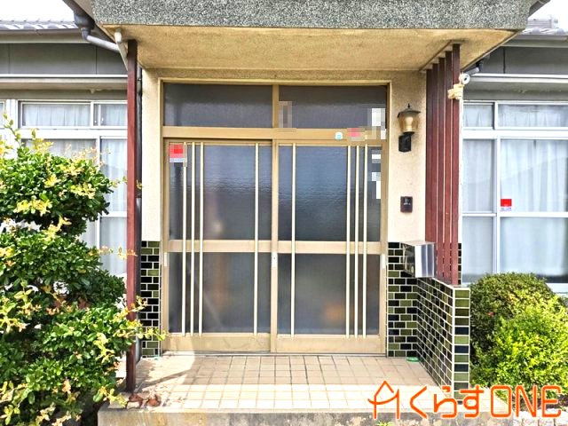 【玄関】 | 庭・駐車スペースが広々した平家住宅／姫路市刀出