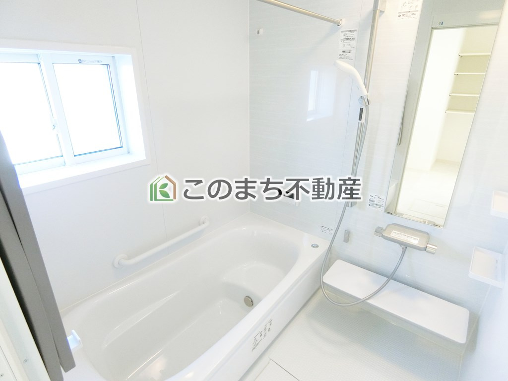 ワイウッドコート宇都宮市江曽島町第1期の浴室|同社施工物件の写真です。※建具やフローリング、その他仕様が異なる場合がございます。
