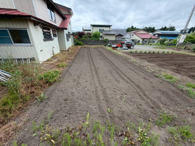【前面道路含む現地写真】 | 耶麻郡猪苗代町字新町　離れあり　5DK | 畑
